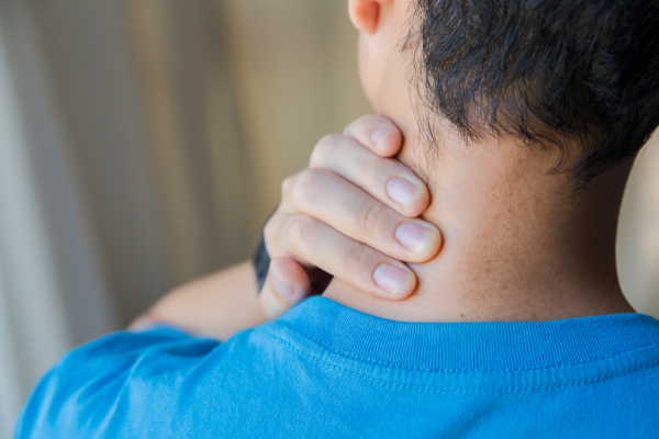 What causes neck pain? What is the best way to treat neck pain? The House Clinics, Bristol